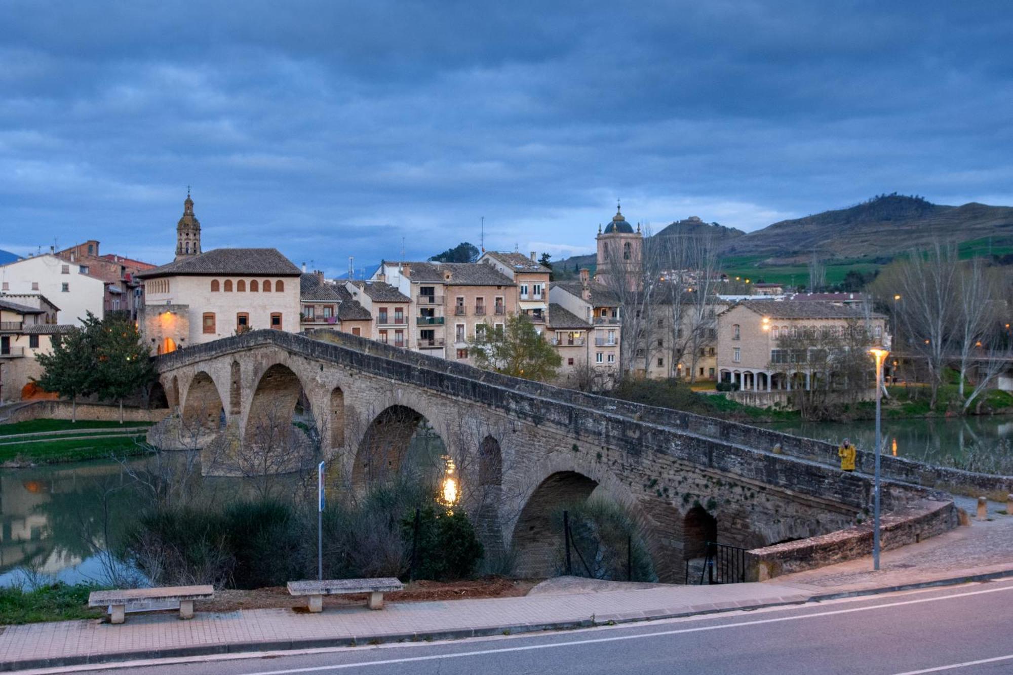 Albergue Estrella Guia Solo Peregrinos Puente la Reina Exterior foto